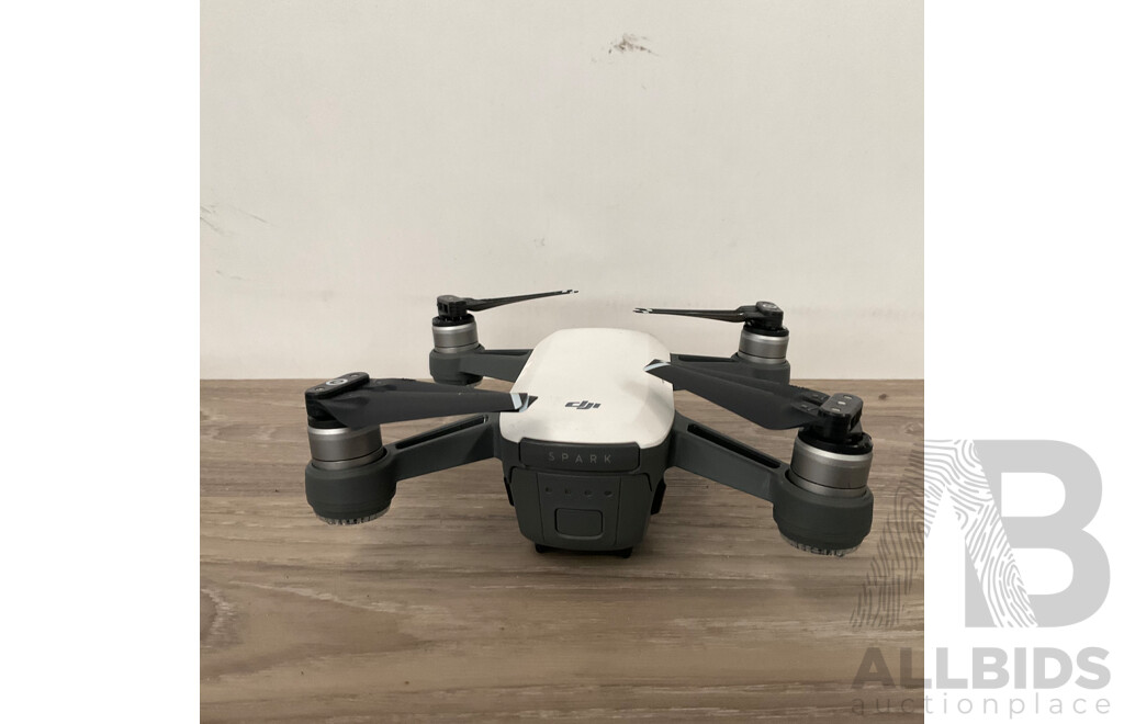 DJI SPARK Drone & GL100A Controller with Case