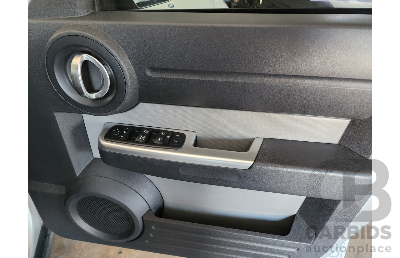 07/2007 Dodge Nitro SXT 4x4 KA 4D Wagon Silver 2.8L