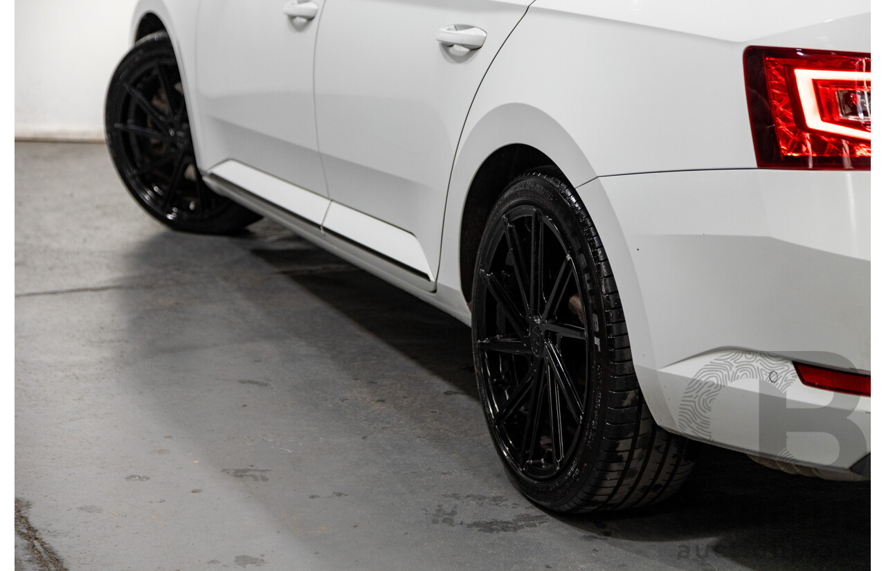 05/2017 Skoda Superb 206TSI Sportline (AWD) NP MY17 4d Sedan Moon White Metallic Turbo 2.0L