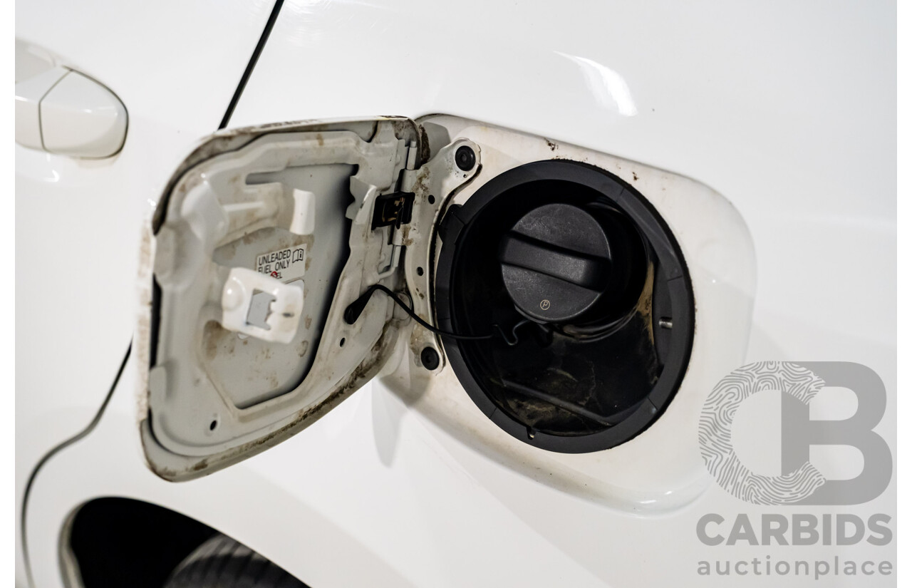 10/2017 Toyota Corolla Ascent ZRE172R 4d Sedan White 1.8L