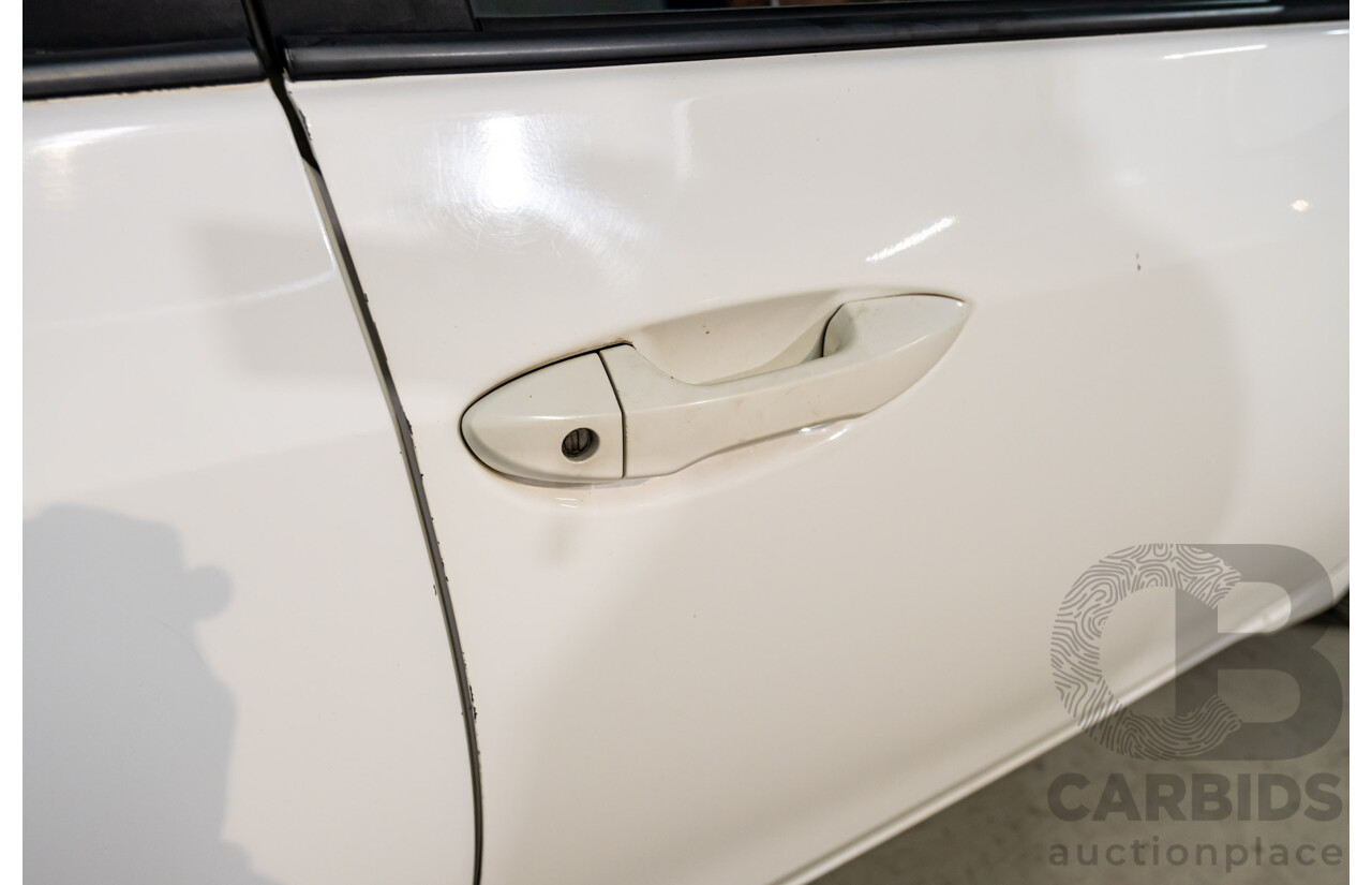 10/2017 Toyota Corolla Ascent ZRE172R 4d Sedan White 1.8L