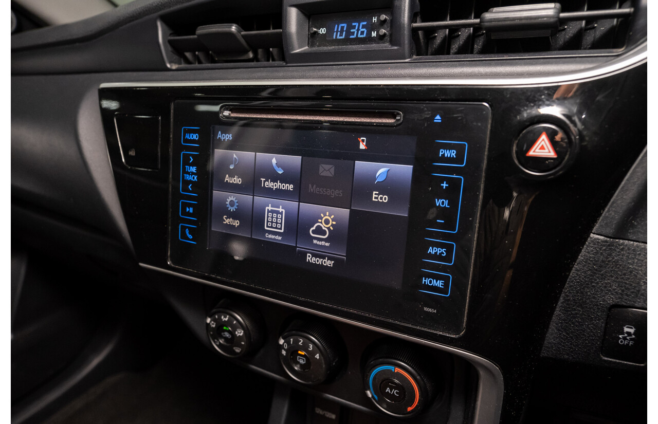 10/2017 Toyota Corolla Ascent ZRE172R 4d Sedan White 1.8L