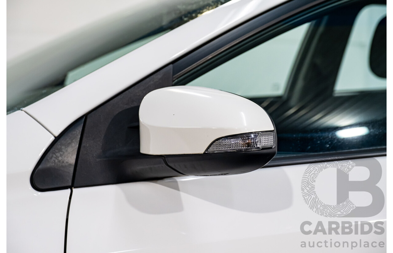 10/2017 Toyota Corolla Ascent ZRE172R 4d Sedan White 1.8L