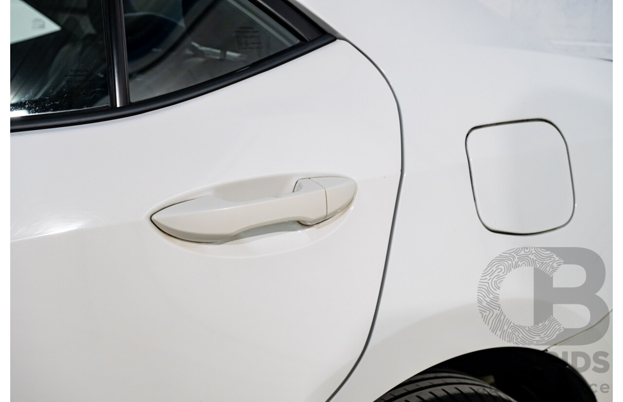 10/2017 Toyota Corolla Ascent ZRE172R 4d Sedan White 1.8L