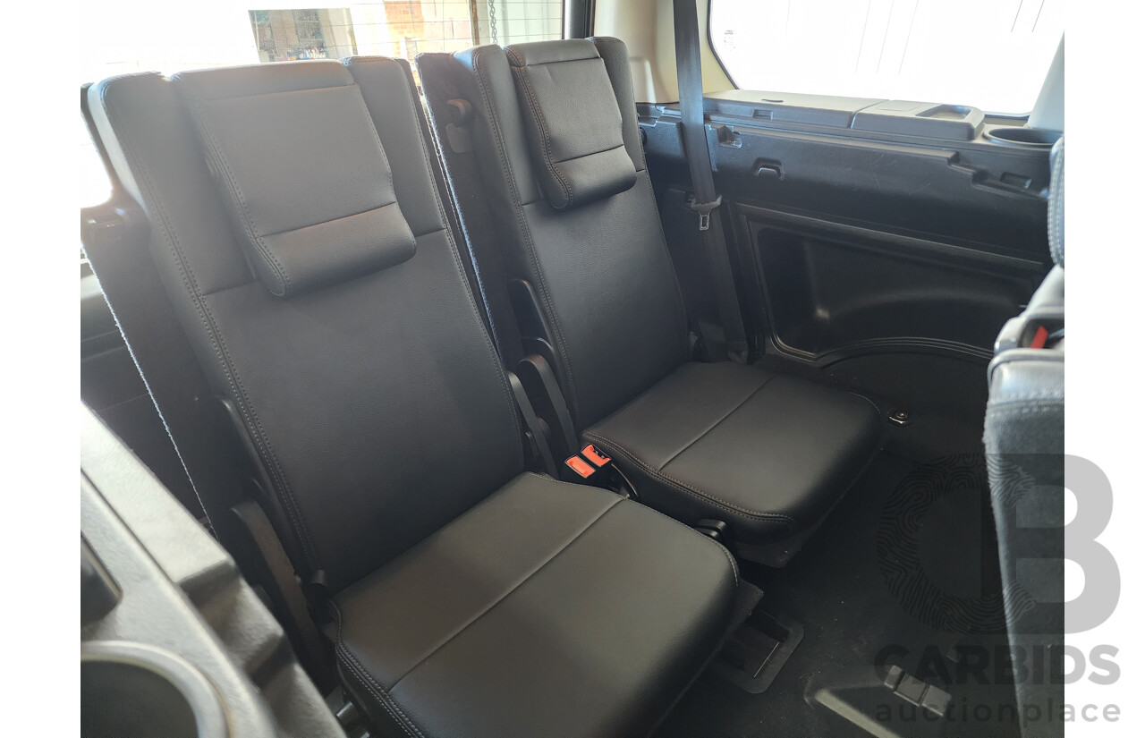 11/2011 Land Rover Discovery 4 2.7 TDV6 4x4 MY11 4D Wagon White 2.7L