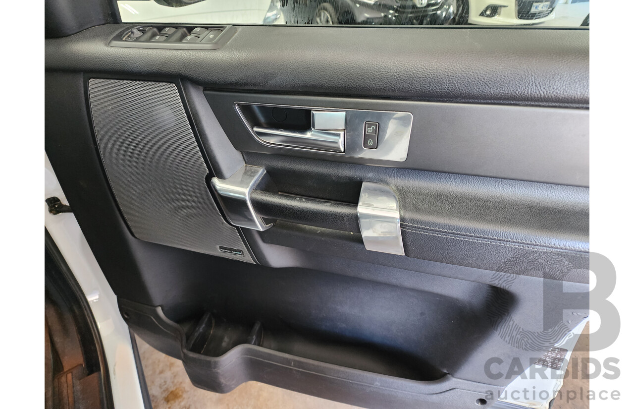 11/2011 Land Rover Discovery 4 2.7 TDV6 4x4 MY11 4D Wagon White 2.7L