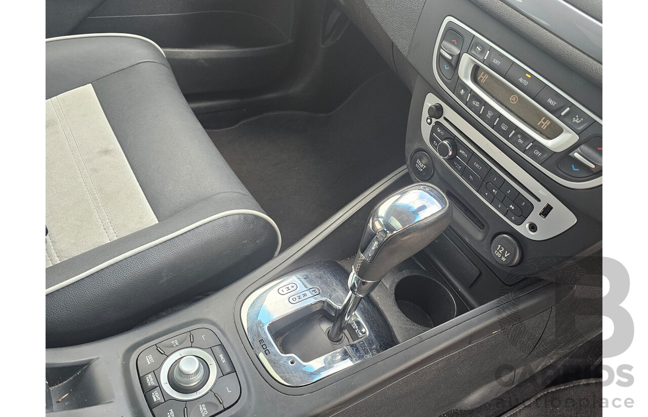 7/2013 Renault Megane Privilege B95 5d Hatchback White 1.5L