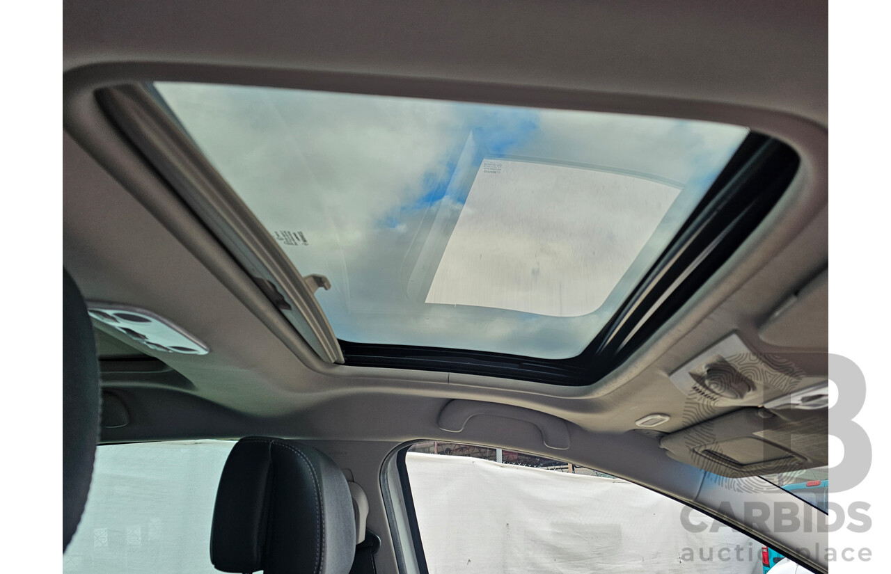 7/2013 Renault Megane Privilege B95 5d Hatchback White 1.5L