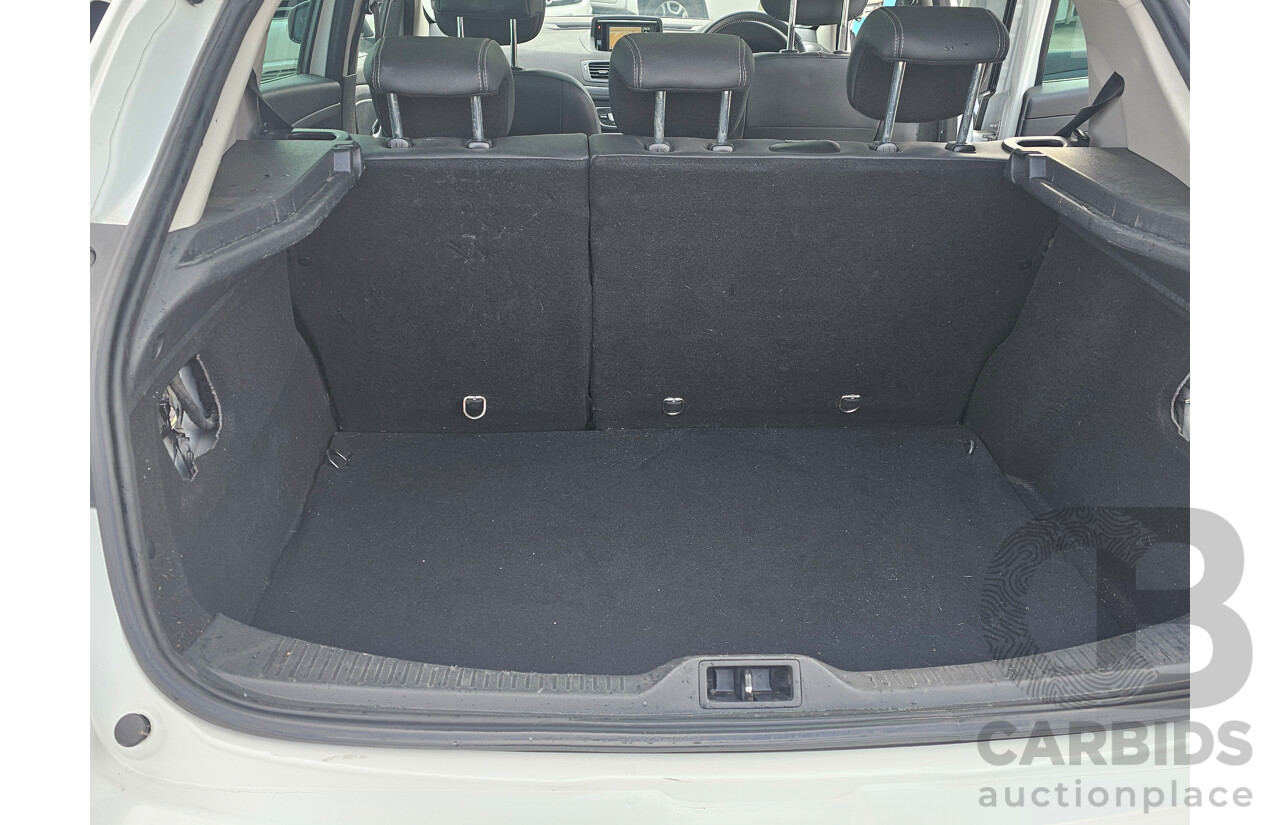 7/2013 Renault Megane Privilege B95 5d Hatchback White 1.5L