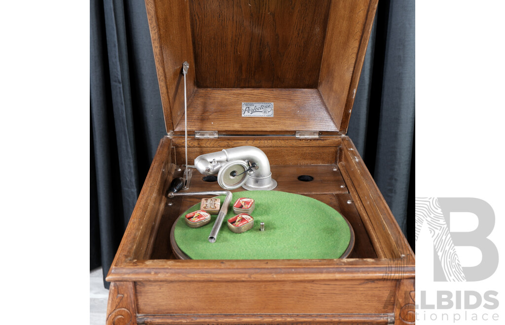 Perfectone Gramophone in Oak Case