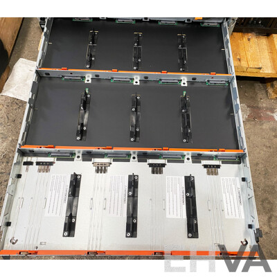 NetApp (NAJ-1503) E2800 Series 60-Bay 4RU Hybrid-Flash Storage System W/ 120TB of Storage