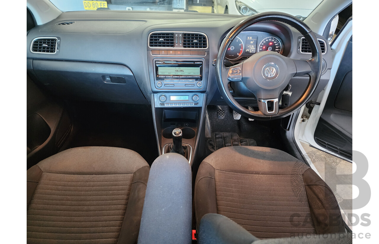 11/2010 Volkswagen Polo 77 TSI COMFORTLINE FWD 6R 5D Hatchback White 1.2L