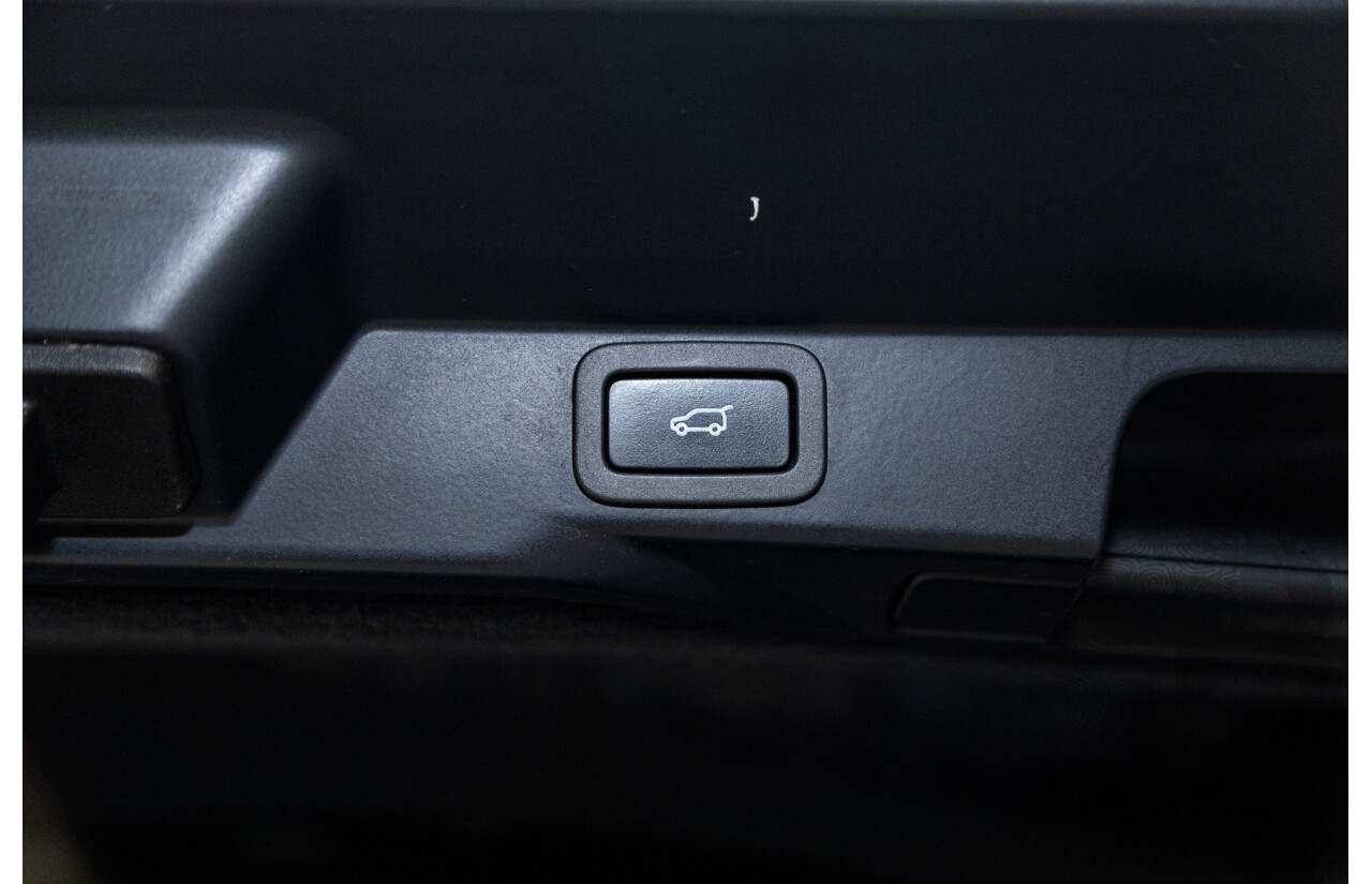 11/2018 Land Rover Range Rover Sport SDV6 SE (4x4) MY19 4d Wagon Polaris White Twin Turbo Diesel 3.0L