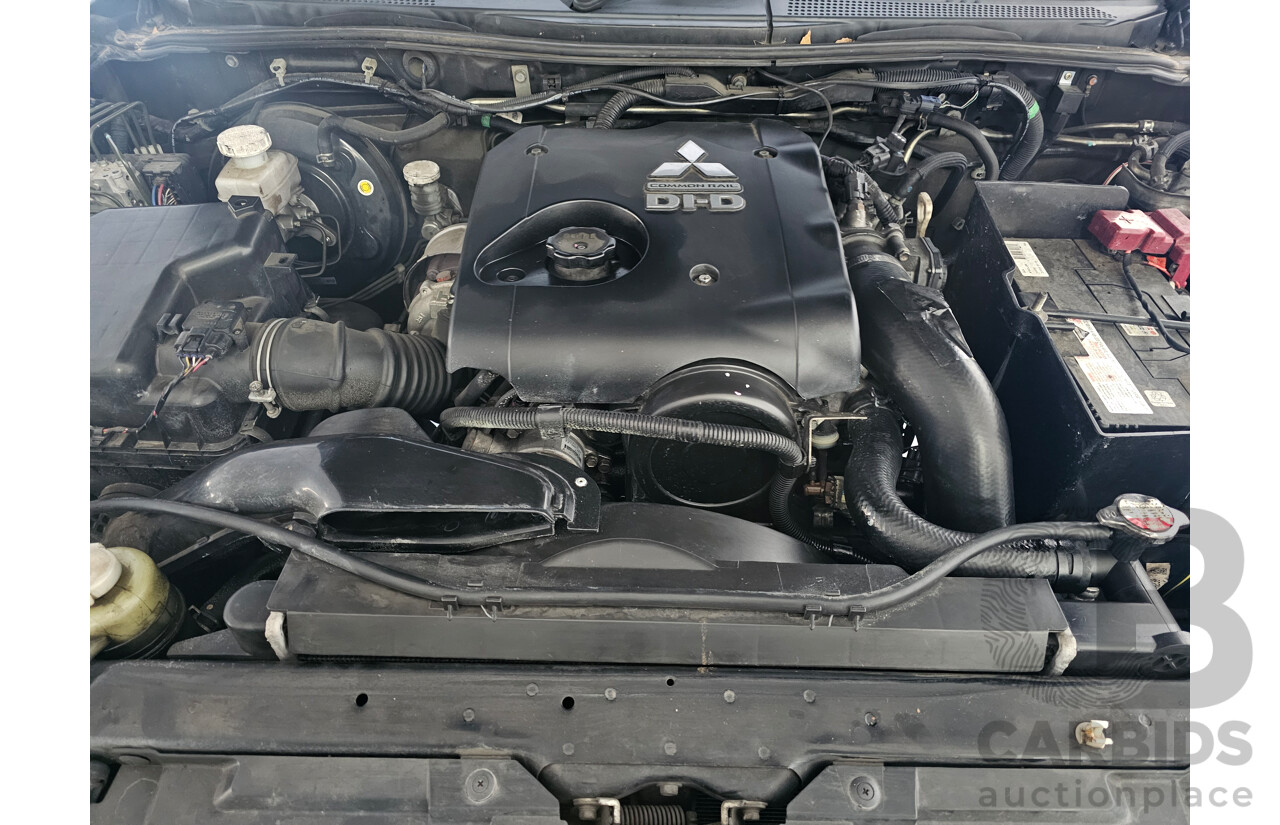 5/2014 Mitsubishi Triton GLX (4x4) MN MY14 UPDATE Double Cab Utility Black 2.5L