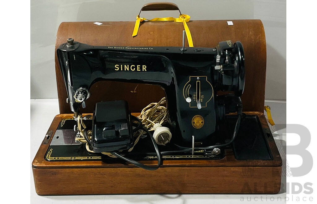 Vintage Singer 201K Electric Sewing Machine with Power Cable and Foot Pedal, in Wooden Case with Working Lock and Key