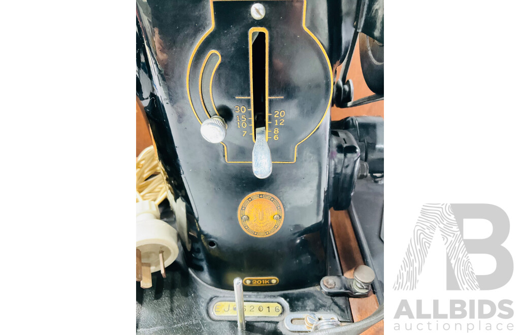 Vintage Singer 201K Electric Sewing Machine with Power Cable and Foot Pedal, in Wooden Case with Working Lock and Key