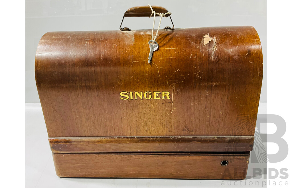 Vintage Singer 99K Sewing Machine with Electric Cable, Original Instructions, Knee Pedal and Accessories in Carry Case with Key