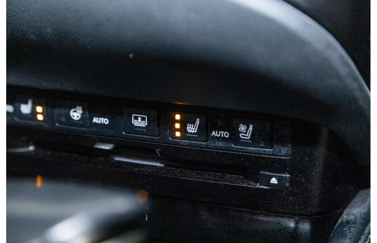 09/2020 Lexus ES300h Sports Luxury Hybrid MY20 AXZH10R 4d Sedan Titanium Silver Metallic 2.5L / 88kw Hybrid