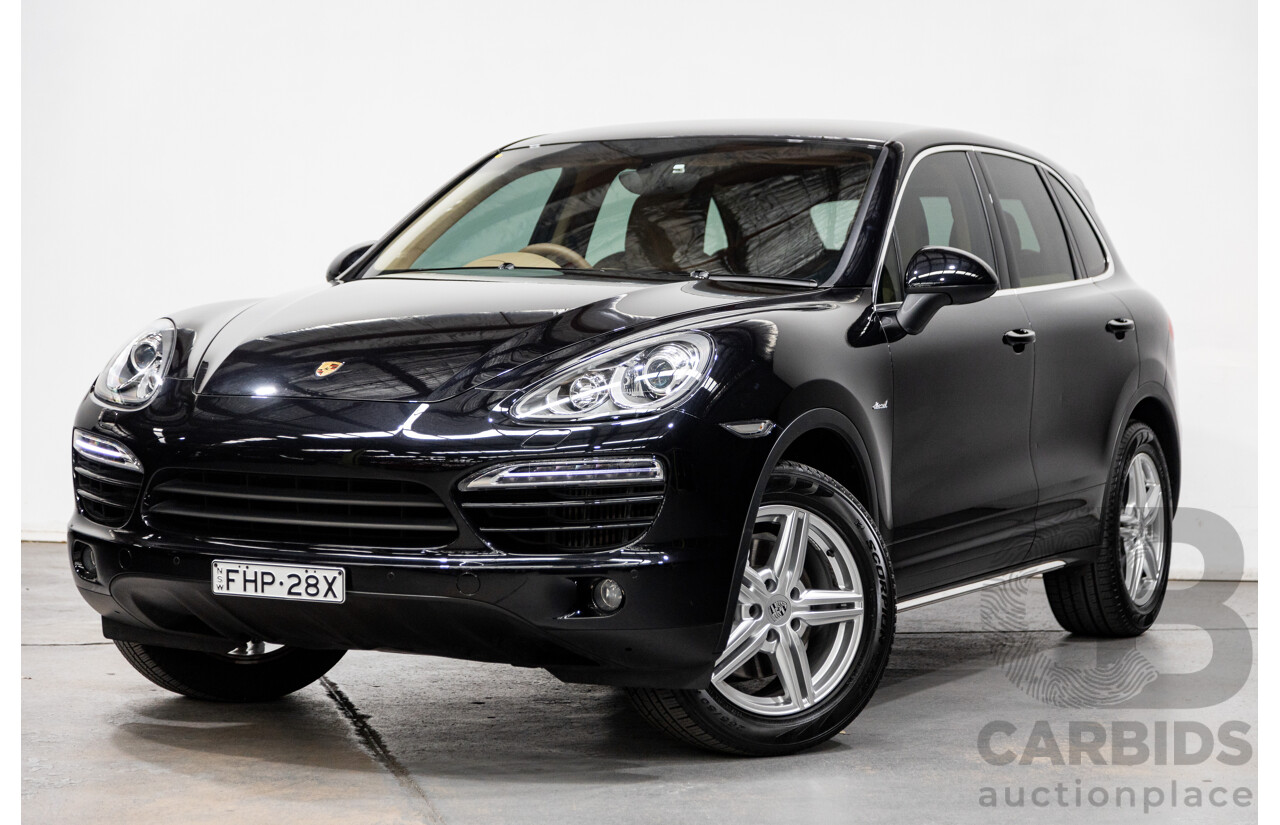 9/2013 Porsche Cayenne Diesel Series 2 (AWD) 92A MY14 4d Wagon Jet Black Metallic Turbo Diesel V6 3.0L