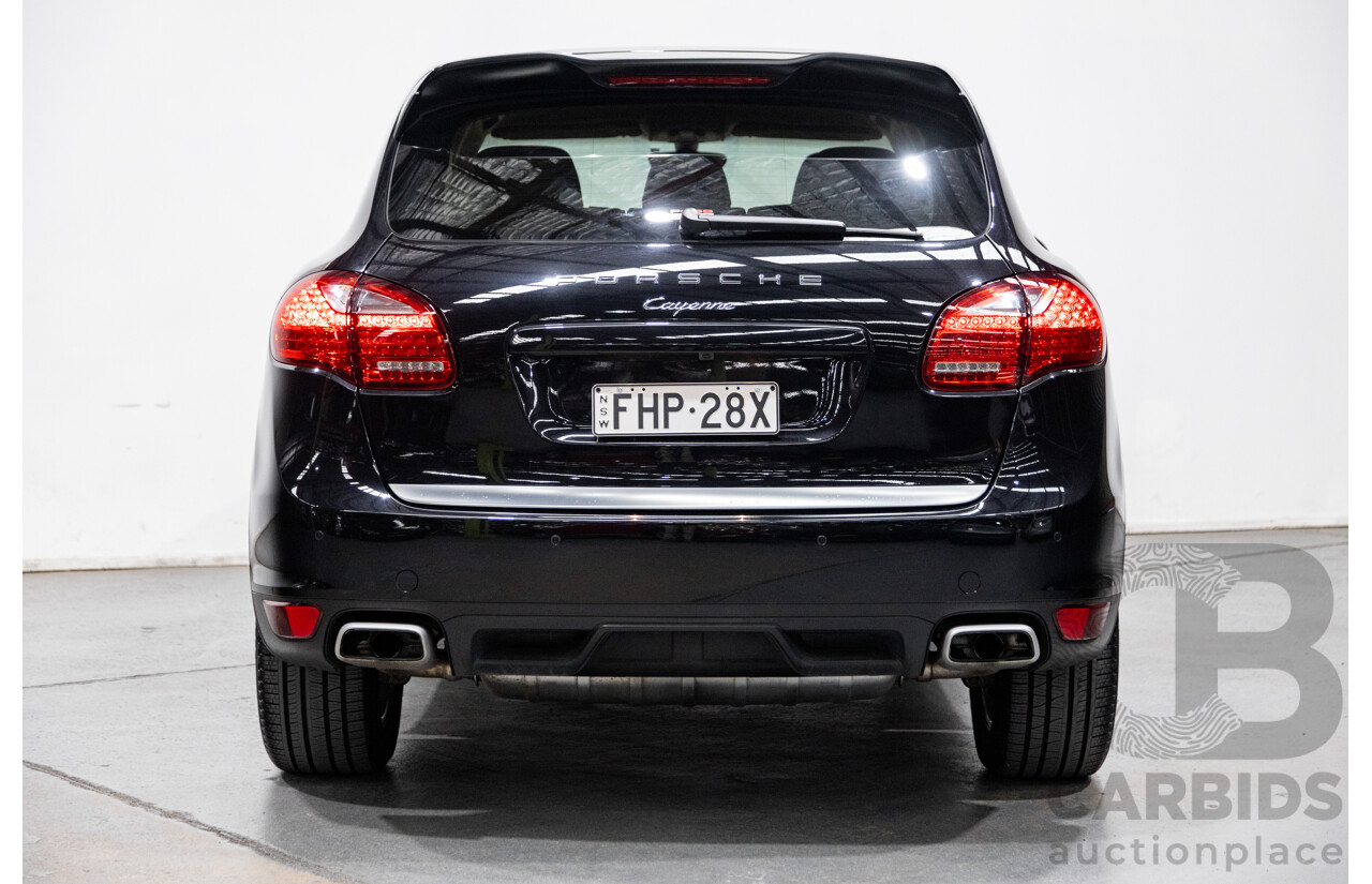 9/2013 Porsche Cayenne Diesel Series 2 (AWD) 92A MY14 4d Wagon Jet Black Metallic Turbo Diesel V6 3.0L