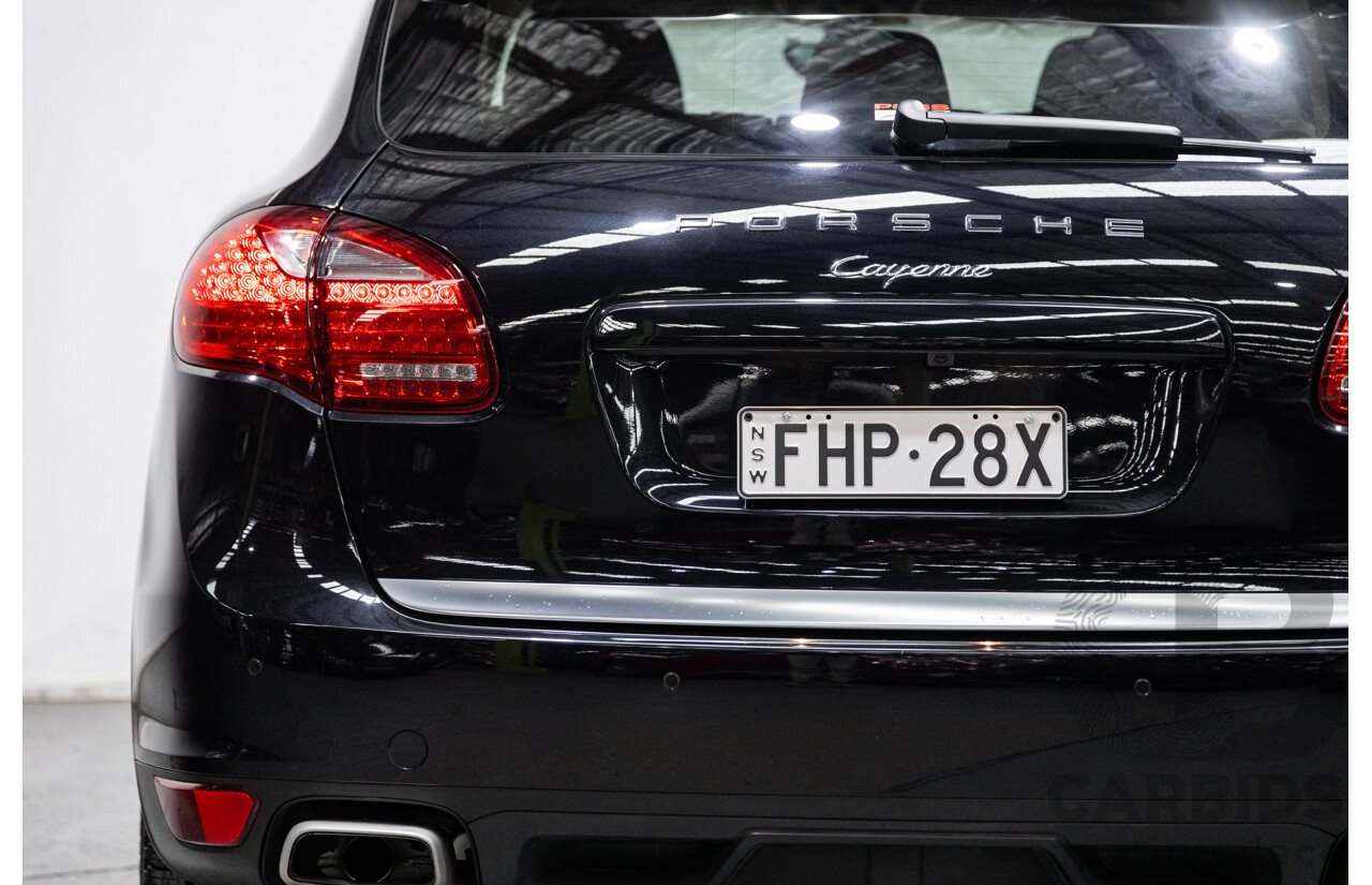 9/2013 Porsche Cayenne Diesel Series 2 (AWD) 92A MY14 4d Wagon Jet Black Metallic Turbo Diesel V6 3.0L