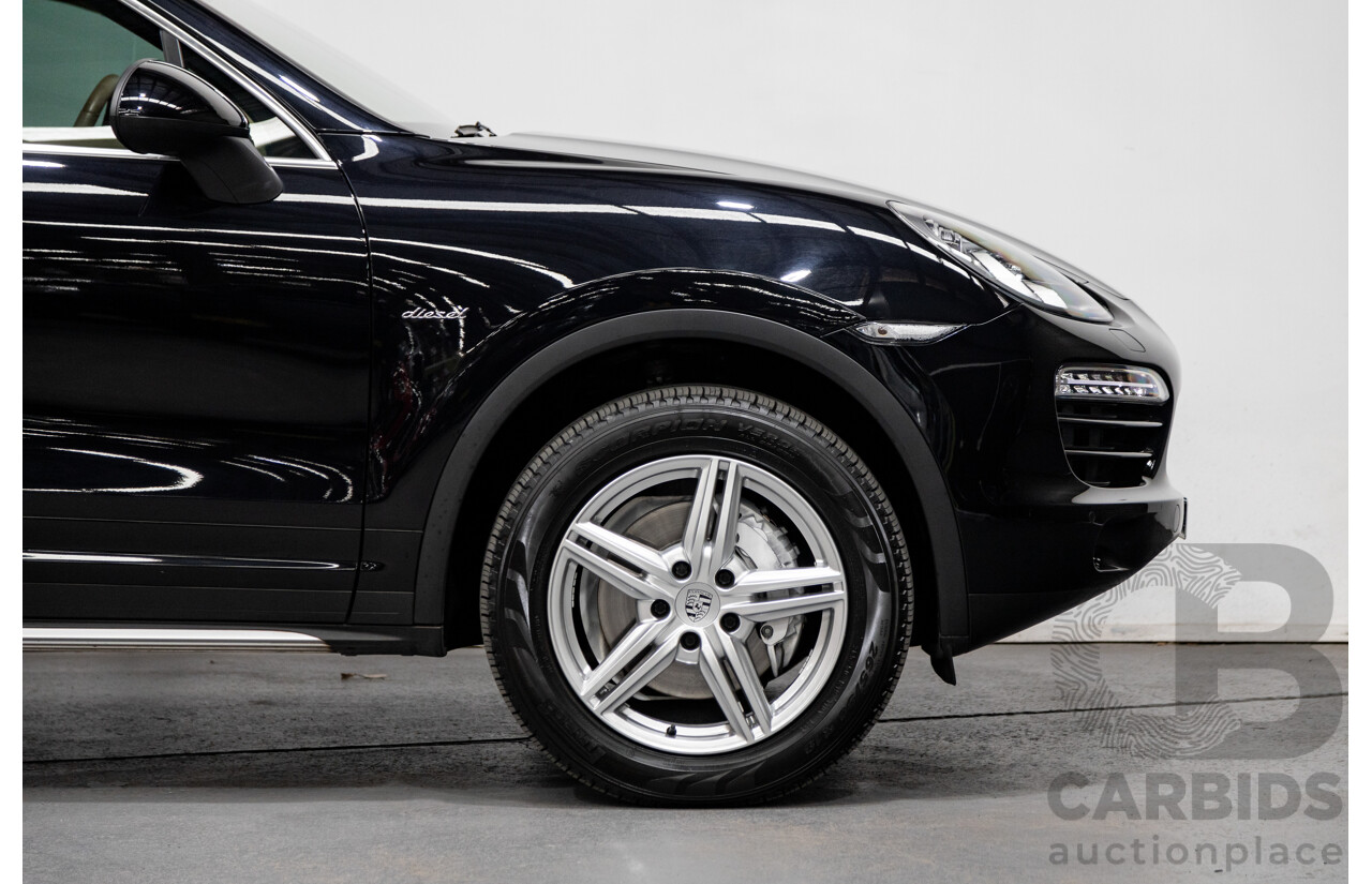 9/2013 Porsche Cayenne Diesel Series 2 (AWD) 92A MY14 4d Wagon Jet Black Metallic Turbo Diesel V6 3.0L
