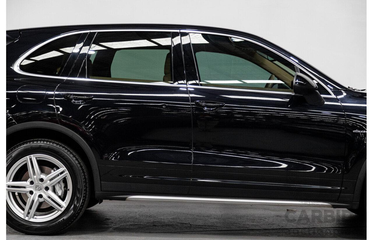 9/2013 Porsche Cayenne Diesel Series 2 (AWD) 92A MY14 4d Wagon Jet Black Metallic Turbo Diesel V6 3.0L