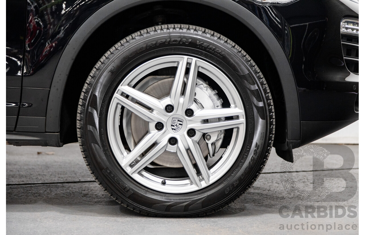 9/2013 Porsche Cayenne Diesel Series 2 (AWD) 92A MY14 4d Wagon Jet Black Metallic Turbo Diesel V6 3.0L