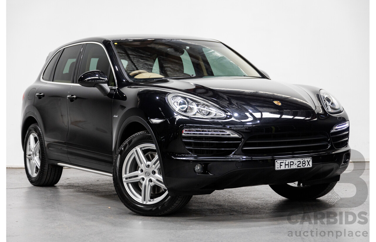 9/2013 Porsche Cayenne Diesel Series 2 (AWD) 92A MY14 4d Wagon Jet Black Metallic Turbo Diesel V6 3.0L