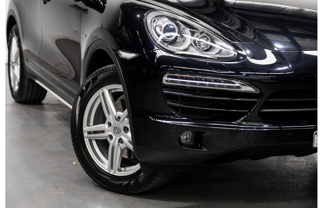 9/2013 Porsche Cayenne Diesel Series 2 (AWD) 92A MY14 4d Wagon Jet Black Metallic Turbo Diesel V6 3.0L