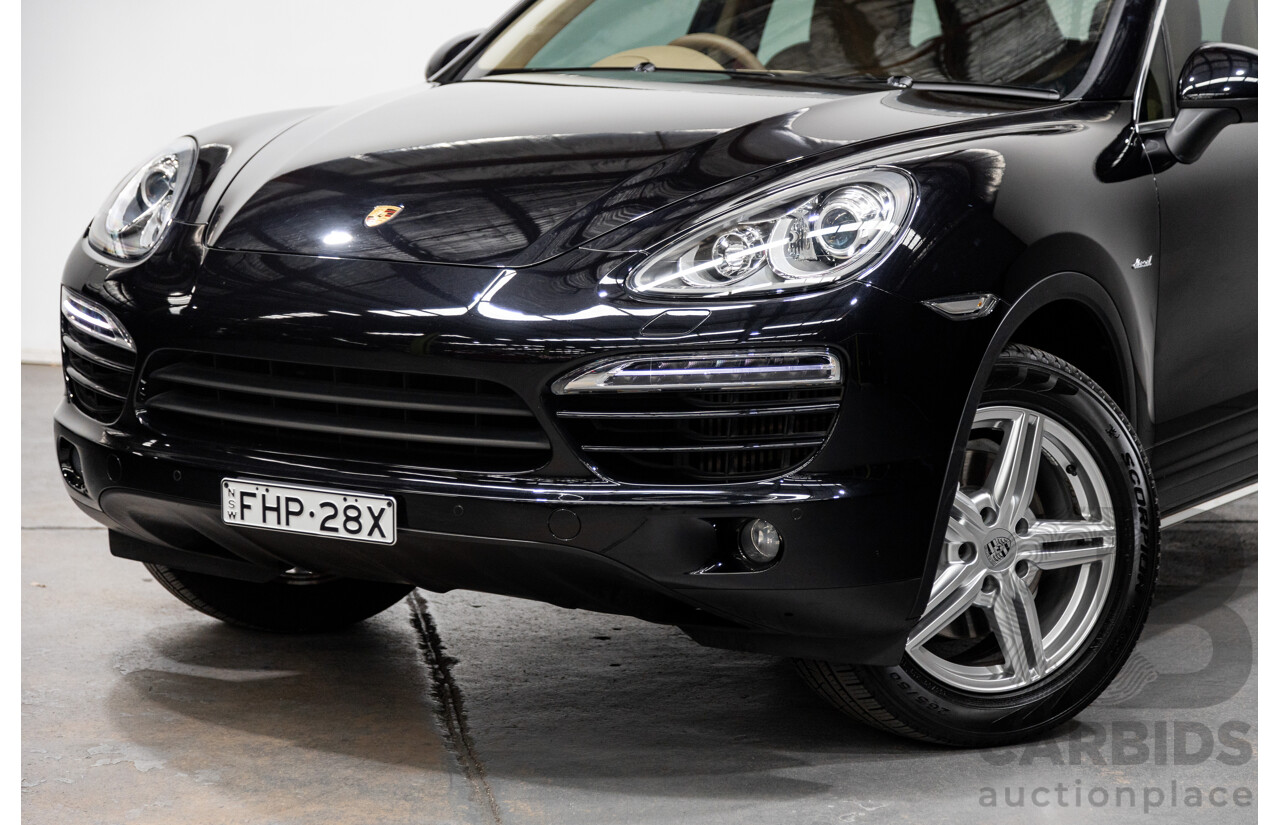 9/2013 Porsche Cayenne Diesel Series 2 (AWD) 92A MY14 4d Wagon Jet Black Metallic Turbo Diesel V6 3.0L