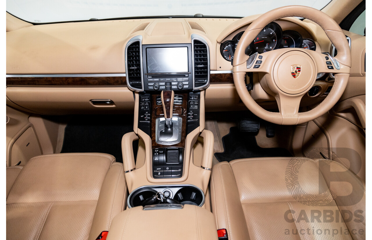 9/2013 Porsche Cayenne Diesel Series 2 (AWD) 92A MY14 4d Wagon Jet Black Metallic Turbo Diesel V6 3.0L