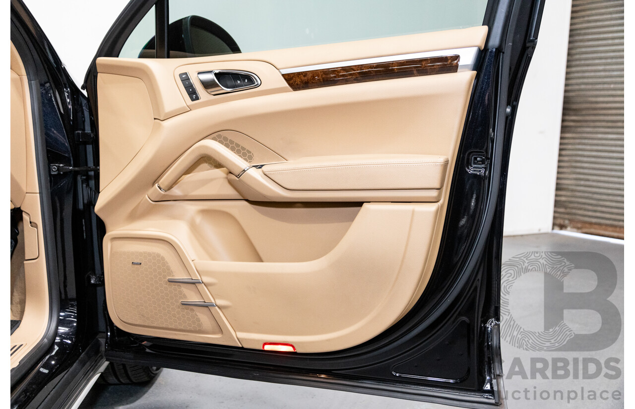 9/2013 Porsche Cayenne Diesel Series 2 (AWD) 92A MY14 4d Wagon Jet Black Metallic Turbo Diesel V6 3.0L