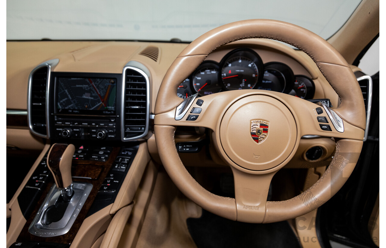 9/2013 Porsche Cayenne Diesel Series 2 (AWD) 92A MY14 4d Wagon Jet Black Metallic Turbo Diesel V6 3.0L