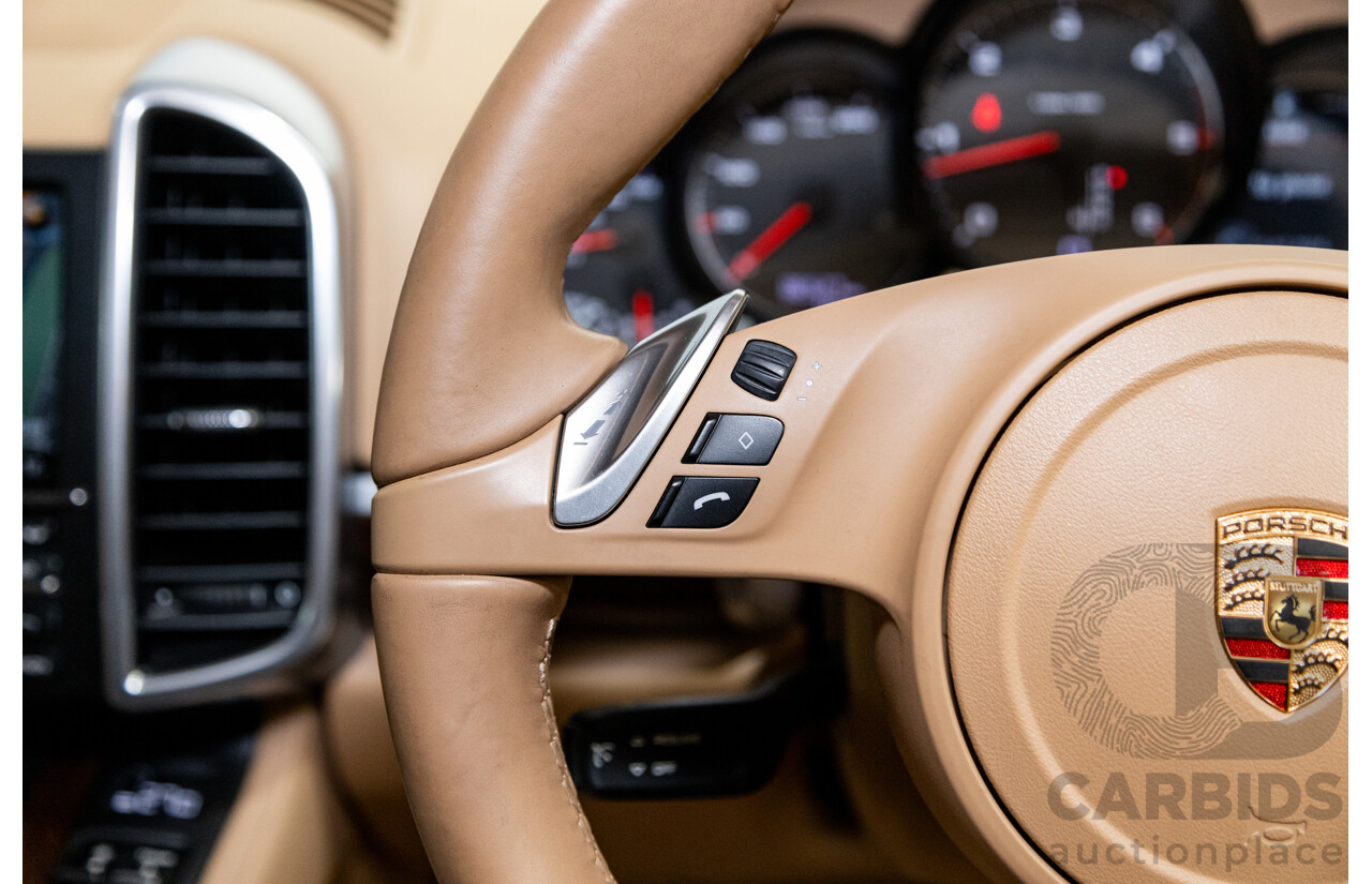 9/2013 Porsche Cayenne Diesel Series 2 (AWD) 92A MY14 4d Wagon Jet Black Metallic Turbo Diesel V6 3.0L