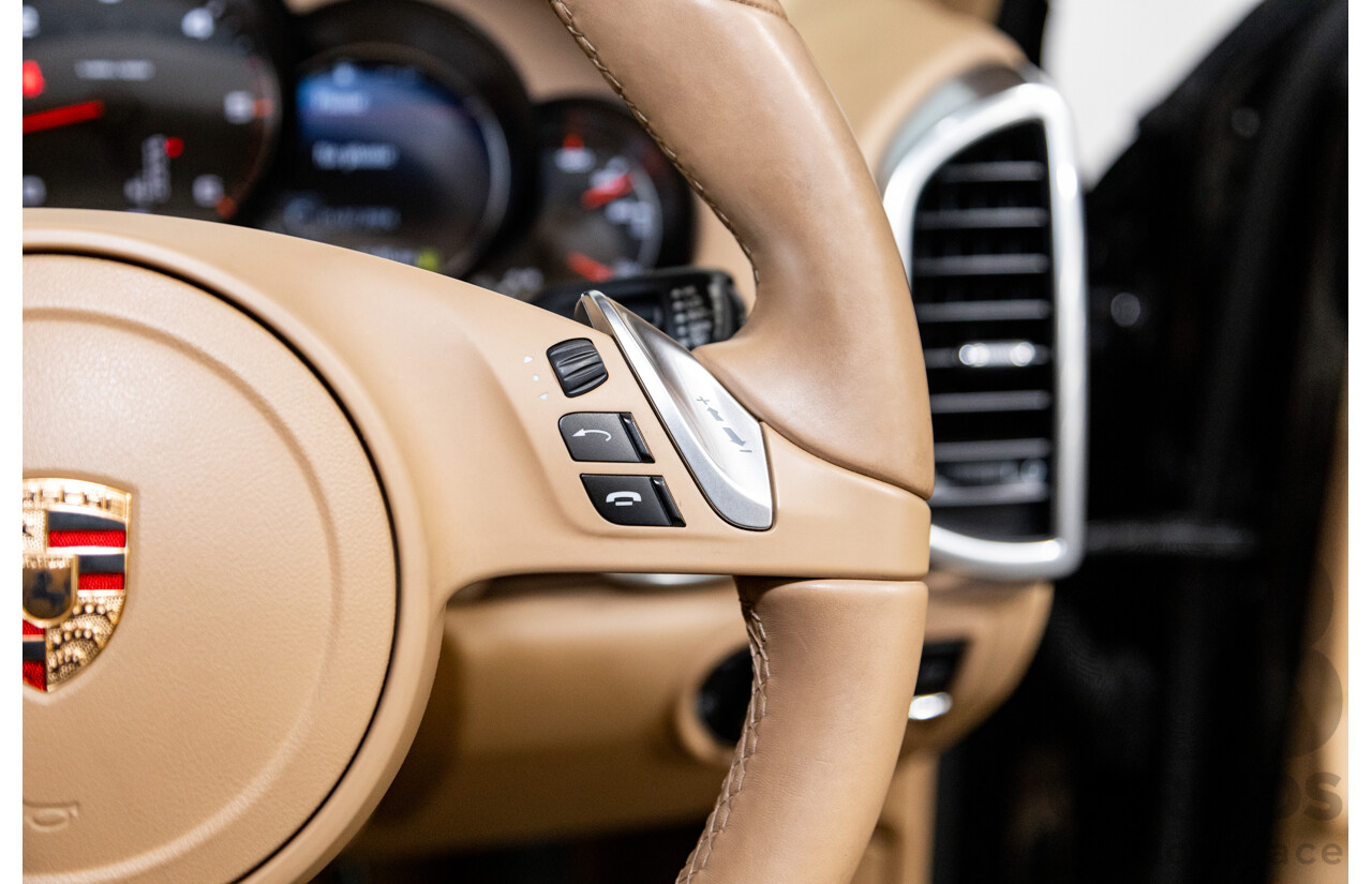 9/2013 Porsche Cayenne Diesel Series 2 (AWD) 92A MY14 4d Wagon Jet Black Metallic Turbo Diesel V6 3.0L