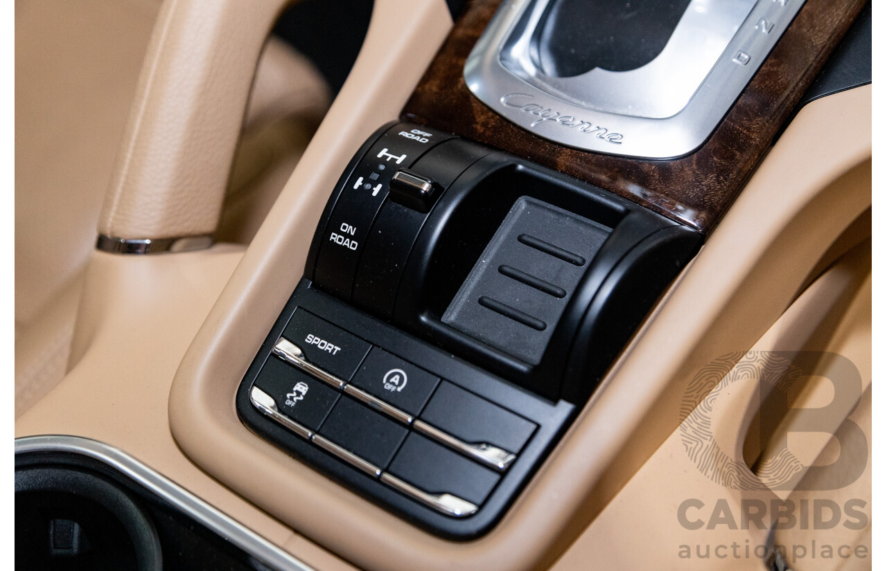 9/2013 Porsche Cayenne Diesel Series 2 (AWD) 92A MY14 4d Wagon Jet Black Metallic Turbo Diesel V6 3.0L