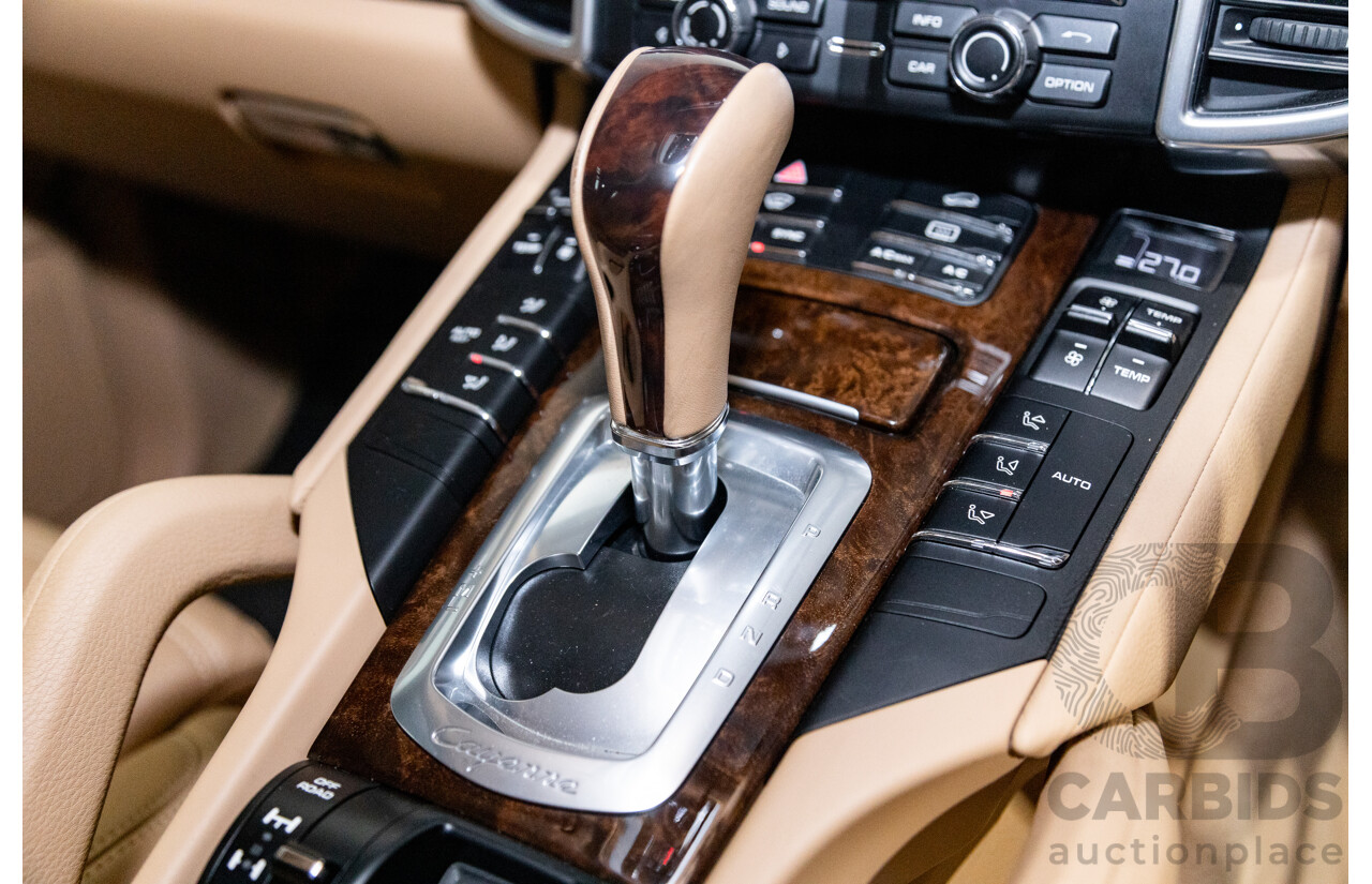 9/2013 Porsche Cayenne Diesel Series 2 (AWD) 92A MY14 4d Wagon Jet Black Metallic Turbo Diesel V6 3.0L