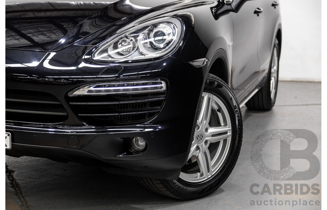 9/2013 Porsche Cayenne Diesel Series 2 (AWD) 92A MY14 4d Wagon Jet Black Metallic Turbo Diesel V6 3.0L