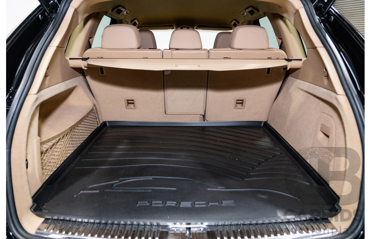 9/2013 Porsche Cayenne Diesel Series 2 (AWD) 92A MY14 4d Wagon Jet Black Metallic Turbo Diesel V6 3.0L