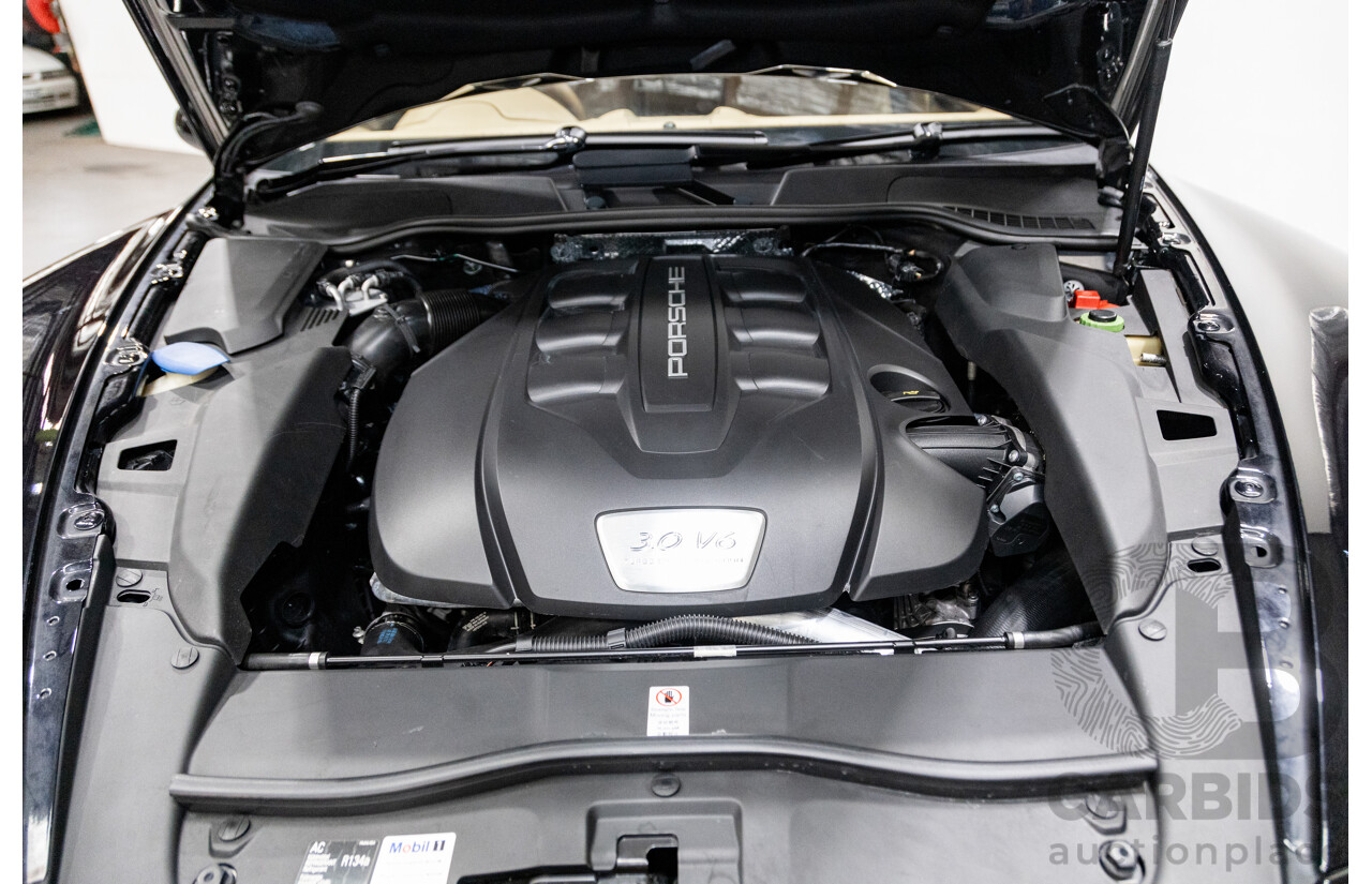 9/2013 Porsche Cayenne Diesel Series 2 (AWD) 92A MY14 4d Wagon Jet Black Metallic Turbo Diesel V6 3.0L