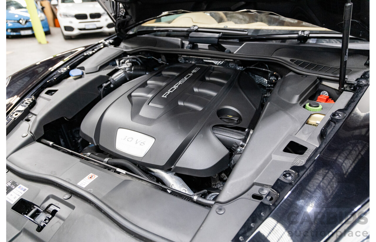 9/2013 Porsche Cayenne Diesel Series 2 (AWD) 92A MY14 4d Wagon Jet Black Metallic Turbo Diesel V6 3.0L