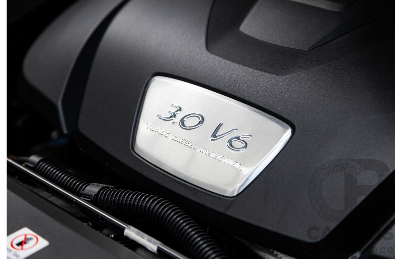 9/2013 Porsche Cayenne Diesel Series 2 (AWD) 92A MY14 4d Wagon Jet Black Metallic Turbo Diesel V6 3.0L