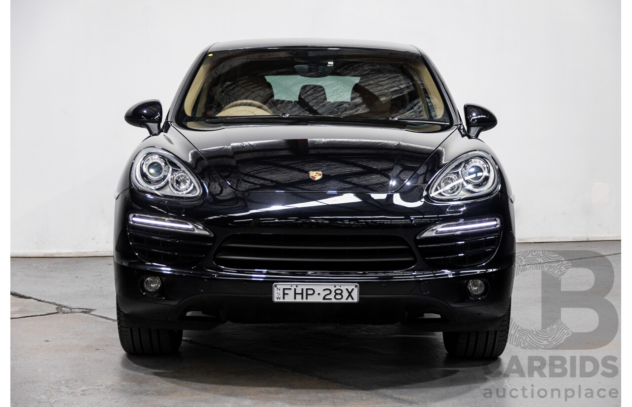 9/2013 Porsche Cayenne Diesel Series 2 (AWD) 92A MY14 4d Wagon Jet Black Metallic Turbo Diesel V6 3.0L