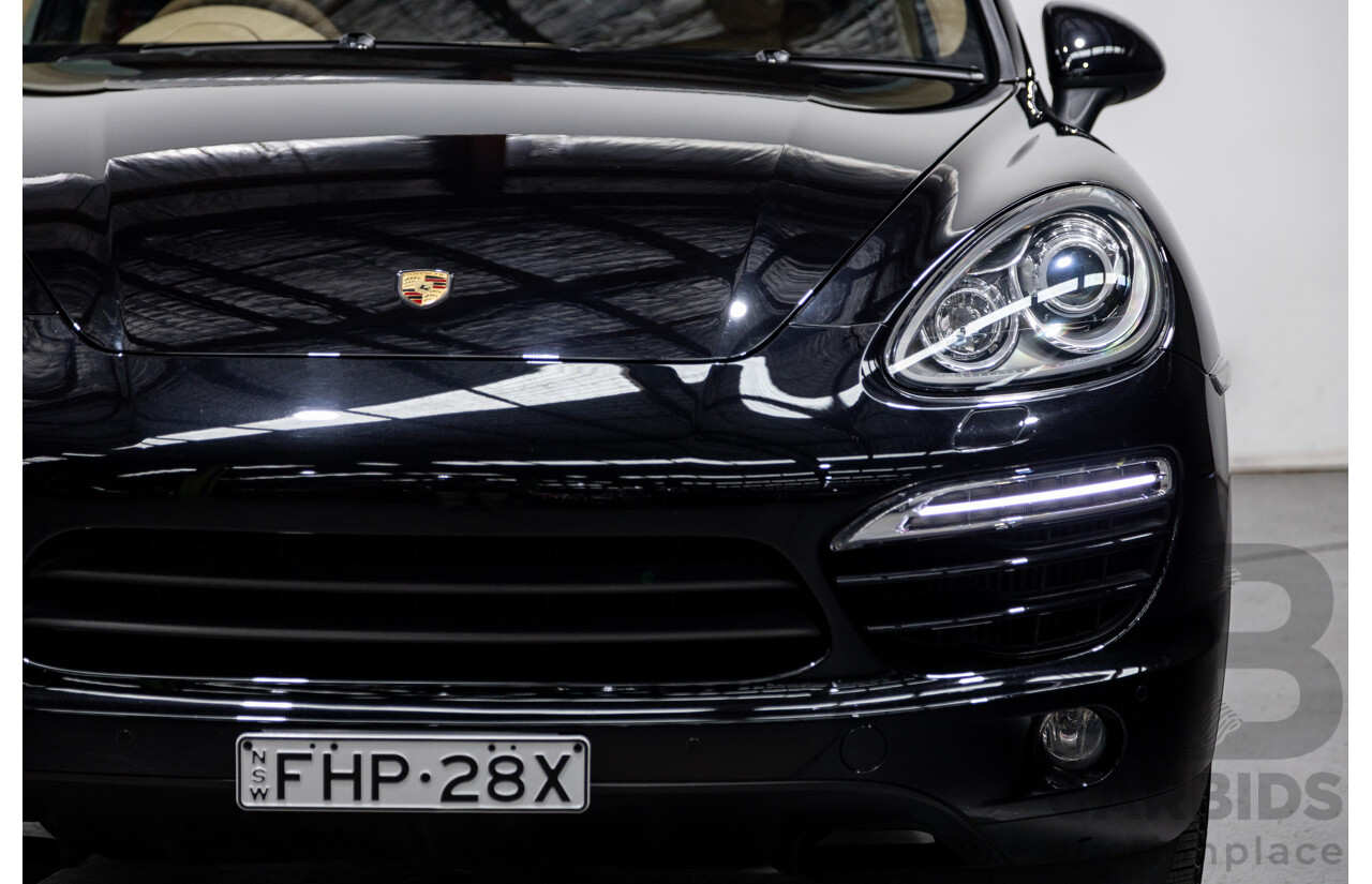 9/2013 Porsche Cayenne Diesel Series 2 (AWD) 92A MY14 4d Wagon Jet Black Metallic Turbo Diesel V6 3.0L