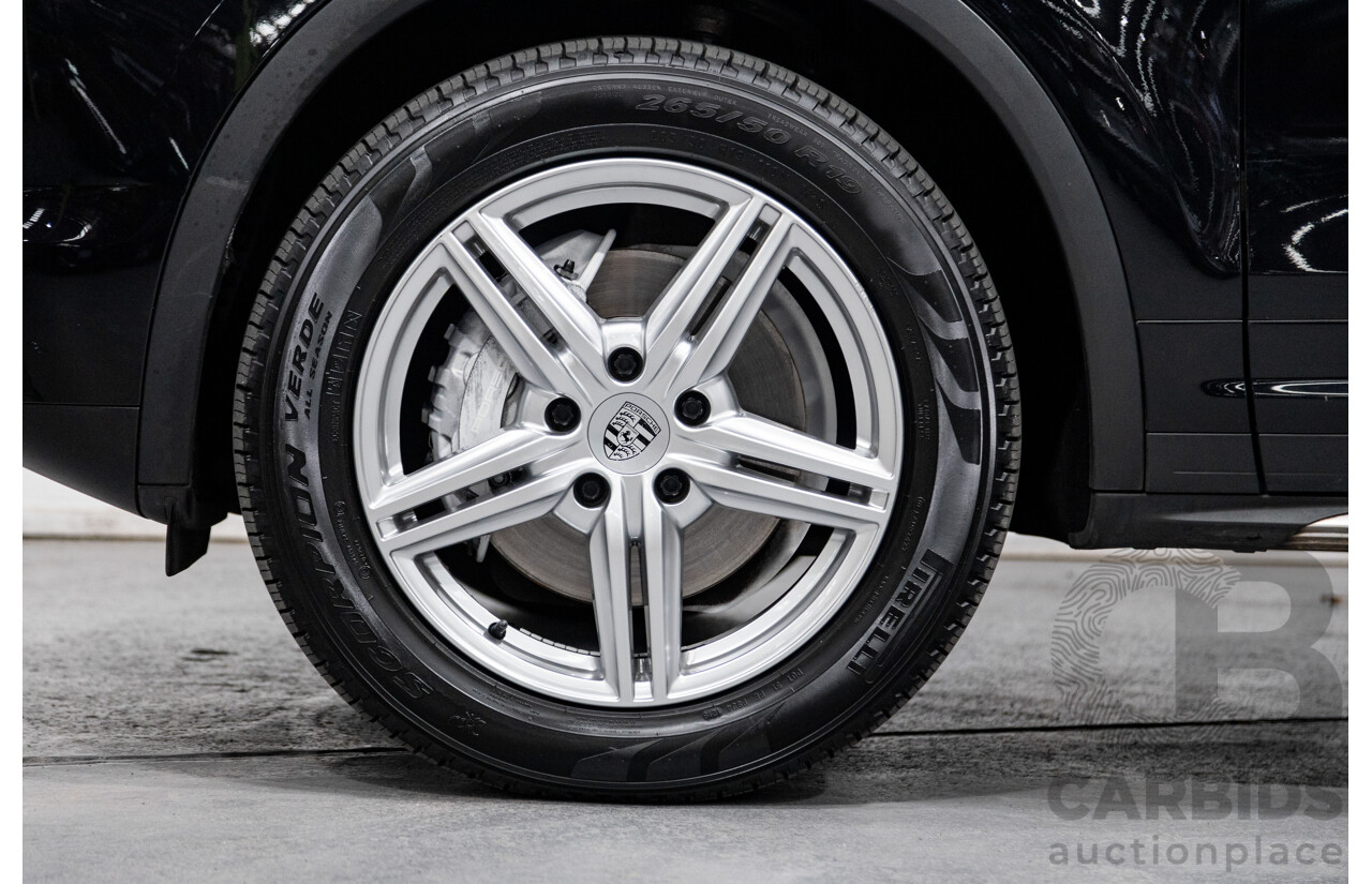 9/2013 Porsche Cayenne Diesel Series 2 (AWD) 92A MY14 4d Wagon Jet Black Metallic Turbo Diesel V6 3.0L
