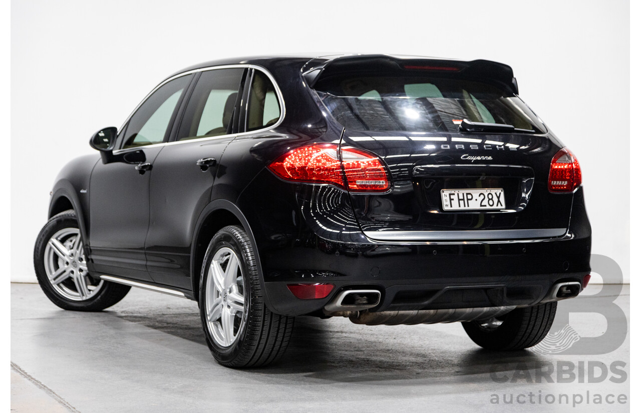 9/2013 Porsche Cayenne Diesel Series 2 (AWD) 92A MY14 4d Wagon Jet Black Metallic Turbo Diesel V6 3.0L