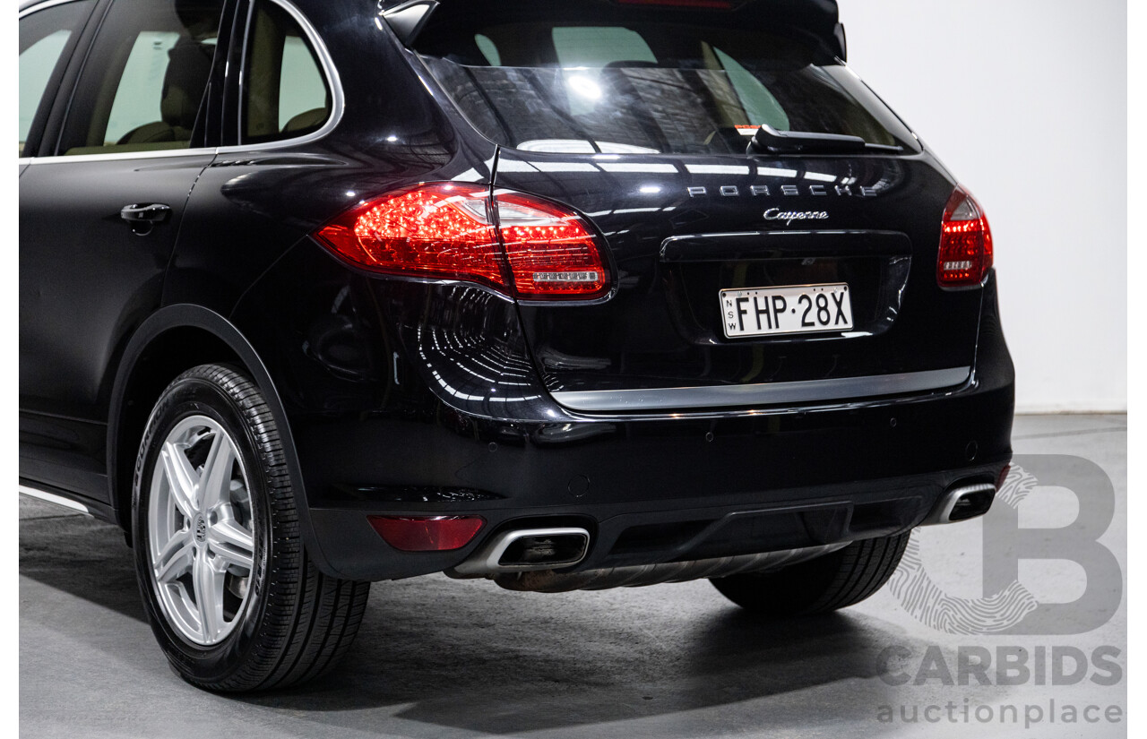 9/2013 Porsche Cayenne Diesel Series 2 (AWD) 92A MY14 4d Wagon Jet Black Metallic Turbo Diesel V6 3.0L