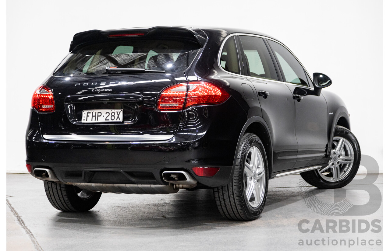 9/2013 Porsche Cayenne Diesel Series 2 (AWD) 92A MY14 4d Wagon Jet Black Metallic Turbo Diesel V6 3.0L