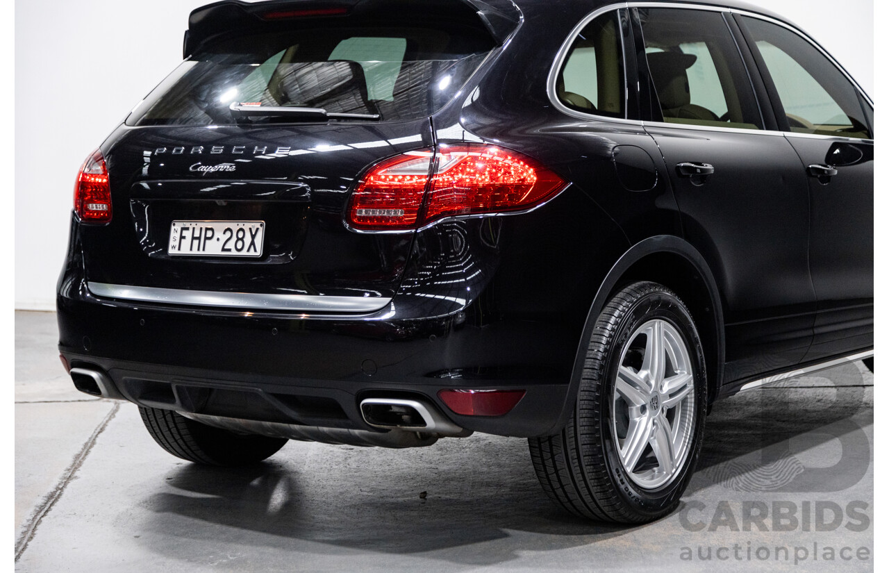 9/2013 Porsche Cayenne Diesel Series 2 (AWD) 92A MY14 4d Wagon Jet Black Metallic Turbo Diesel V6 3.0L